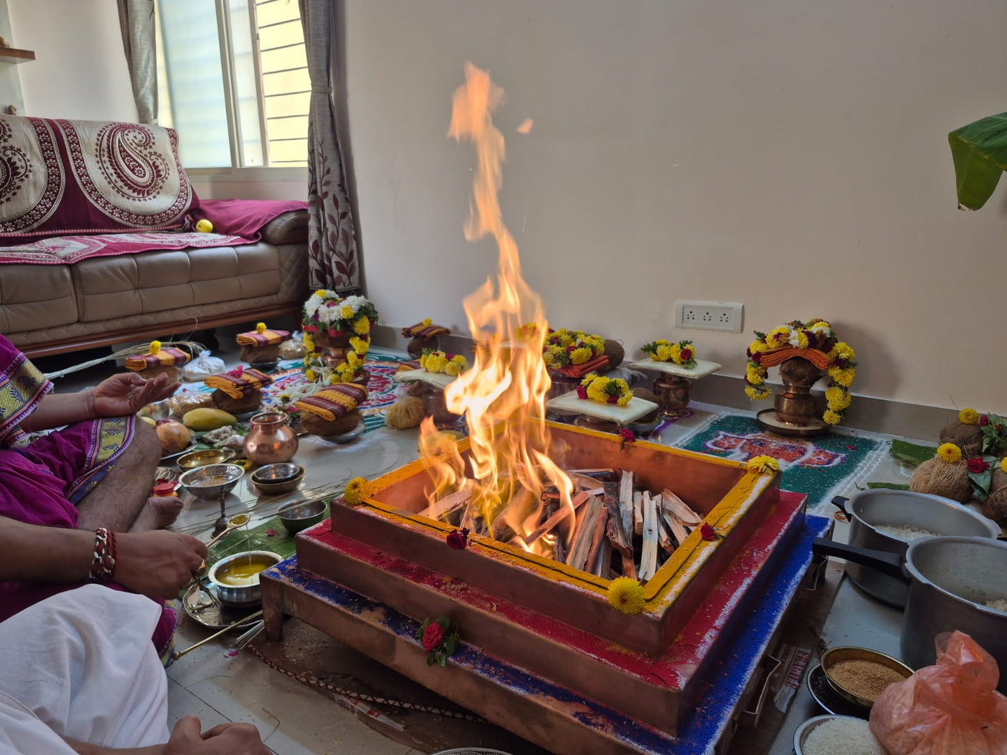 Handcrafted Copper Hawan Kund – Chaturasra (Square) Design | 27 Inch | Three-Step Traditional Vedic Fire Altar Model no 27186D